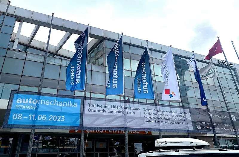 Luxfighter -auton LED -ajovalot saapuvat Automatechanika Istanbul 2023